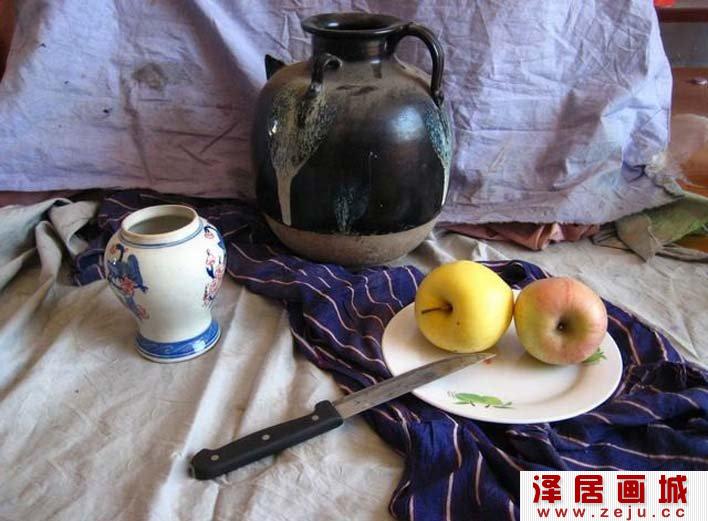 水粉静物图文教程:罐子,盘子,苹果,水果刀静物组合水粉画法