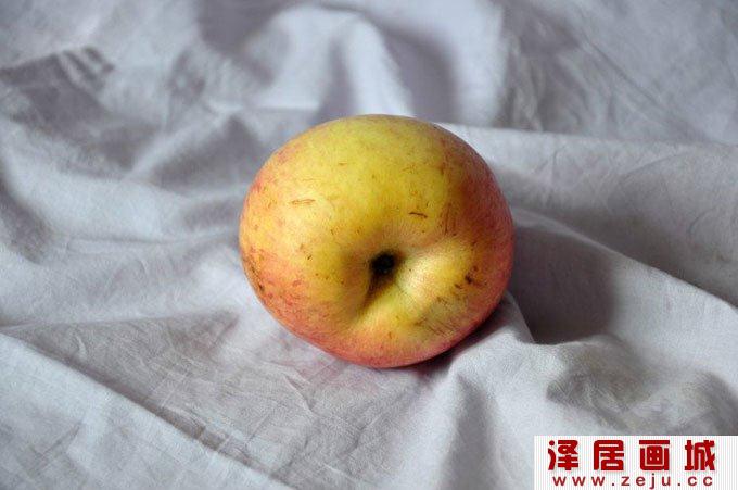 水粉画苹果绘画教程:单个苹果的水粉画法01